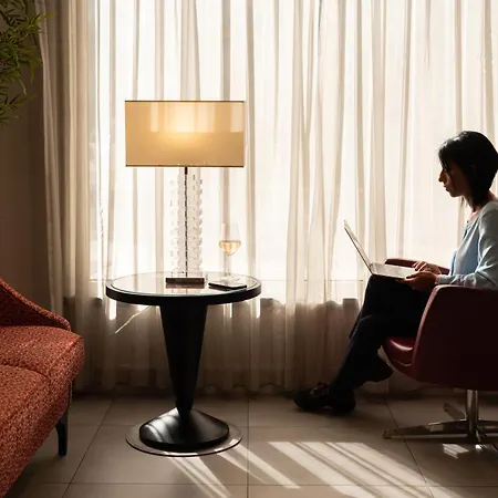 Ξενοδοχείο American Palace Eur 4*