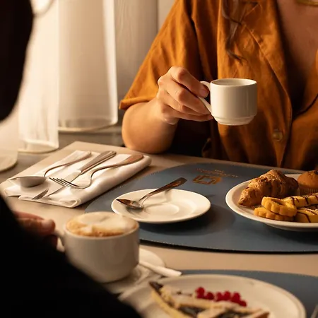 欧美宫殿酒店 4*